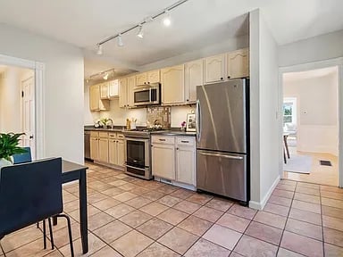 34 Willow Ave #1