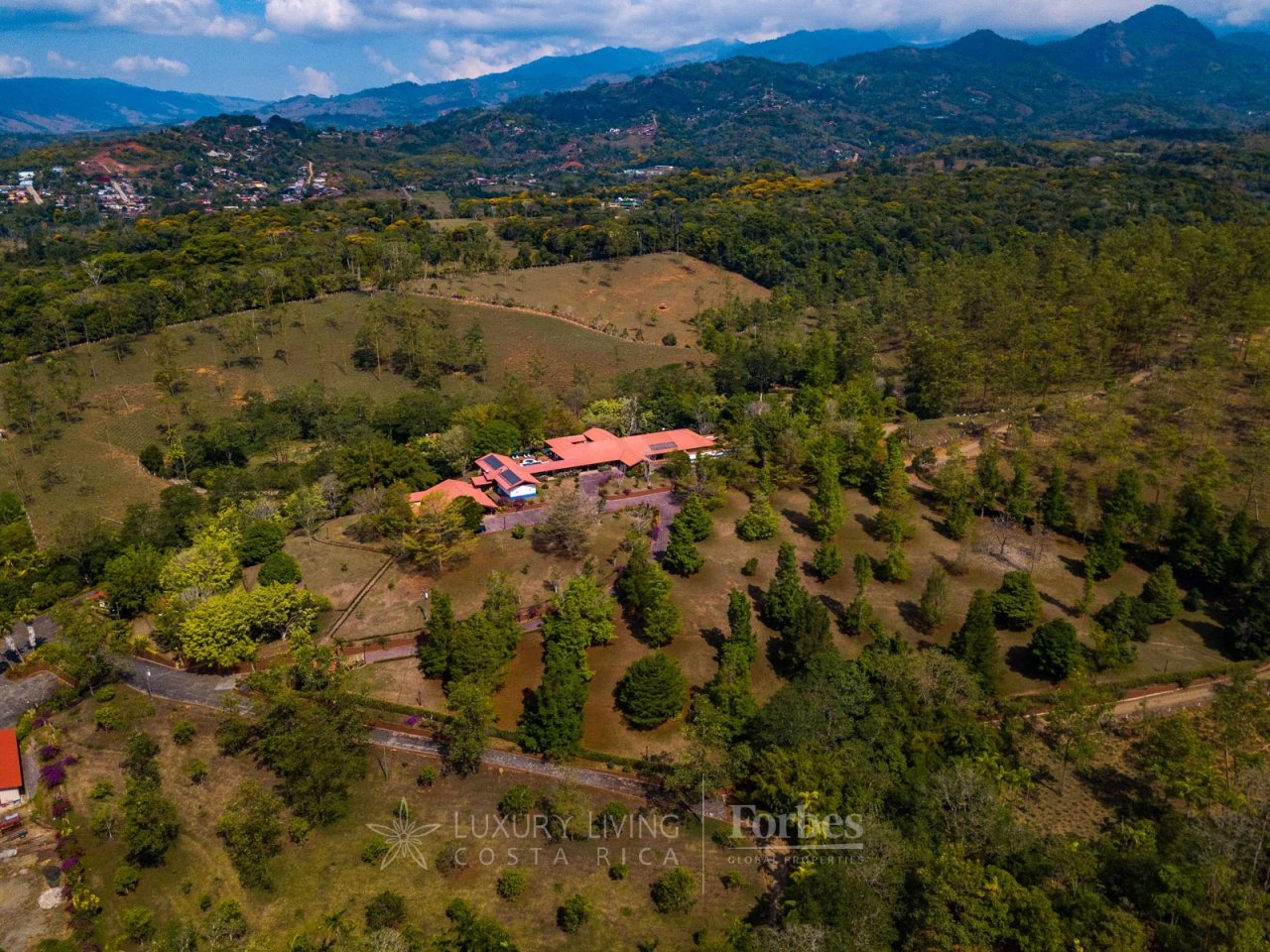 19136 - Architectural Hacienda Style Mansion