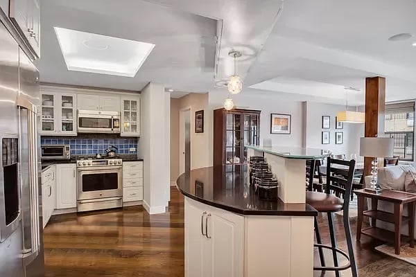 241 E 76th St #9CD