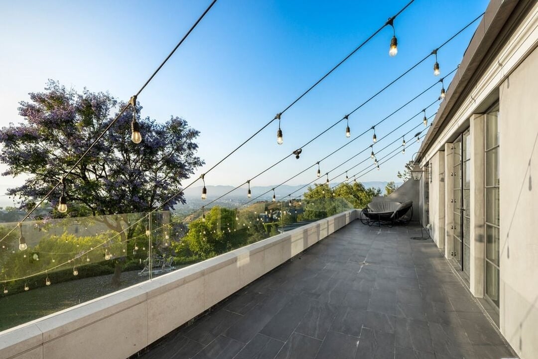 Stone Ridge Ln, 90077