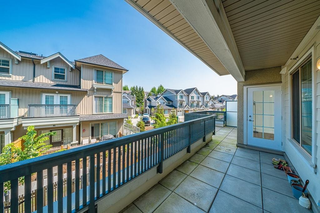 20487 65 Ave, #B202