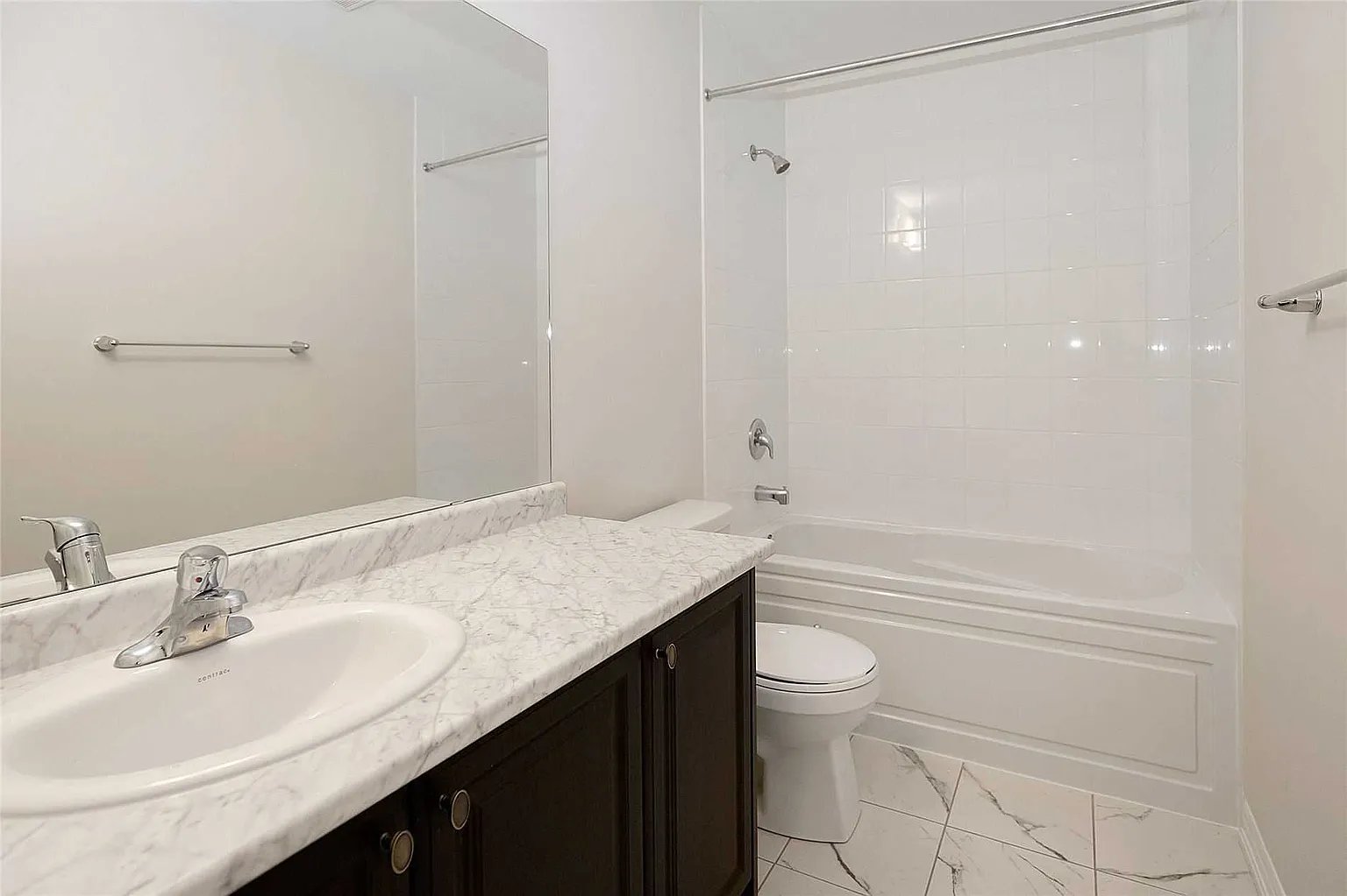 22 Charm Place N