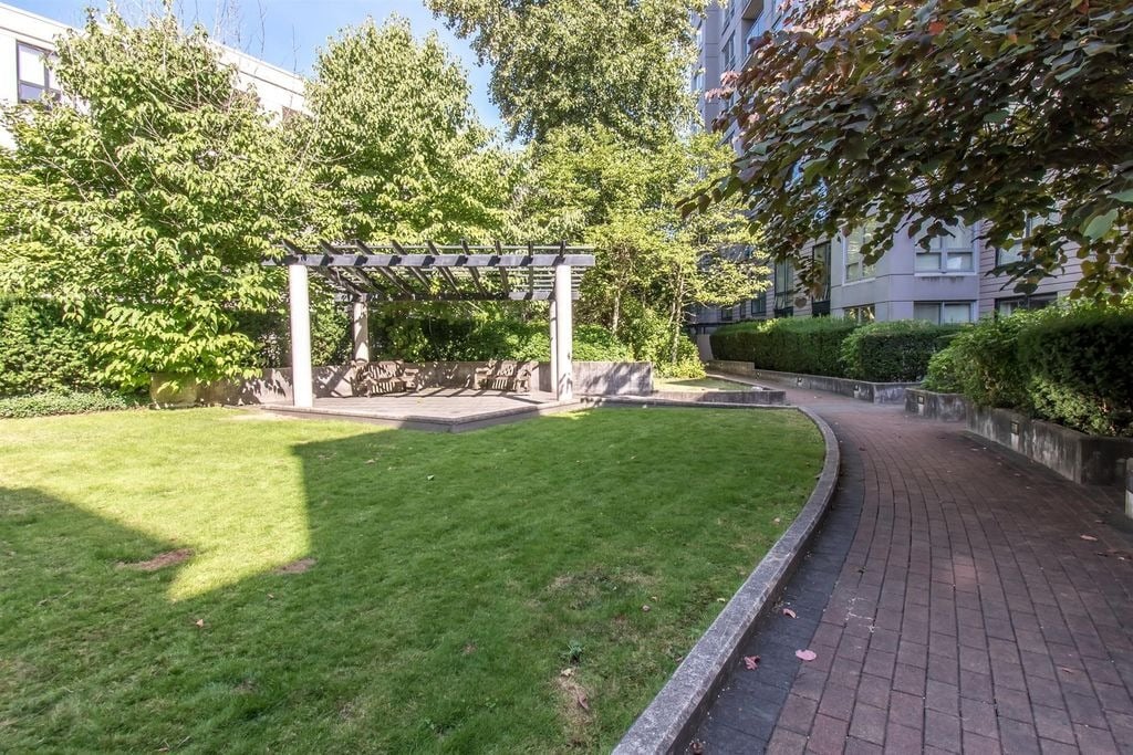 3663 Crowley Dr, #211