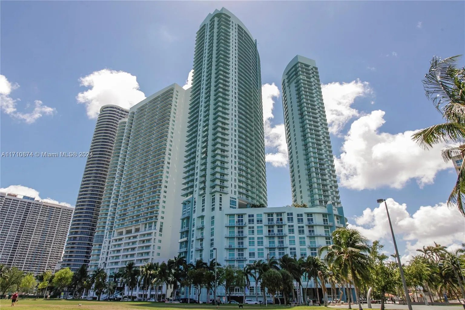 1900 N Bayshore Dr APT 2902