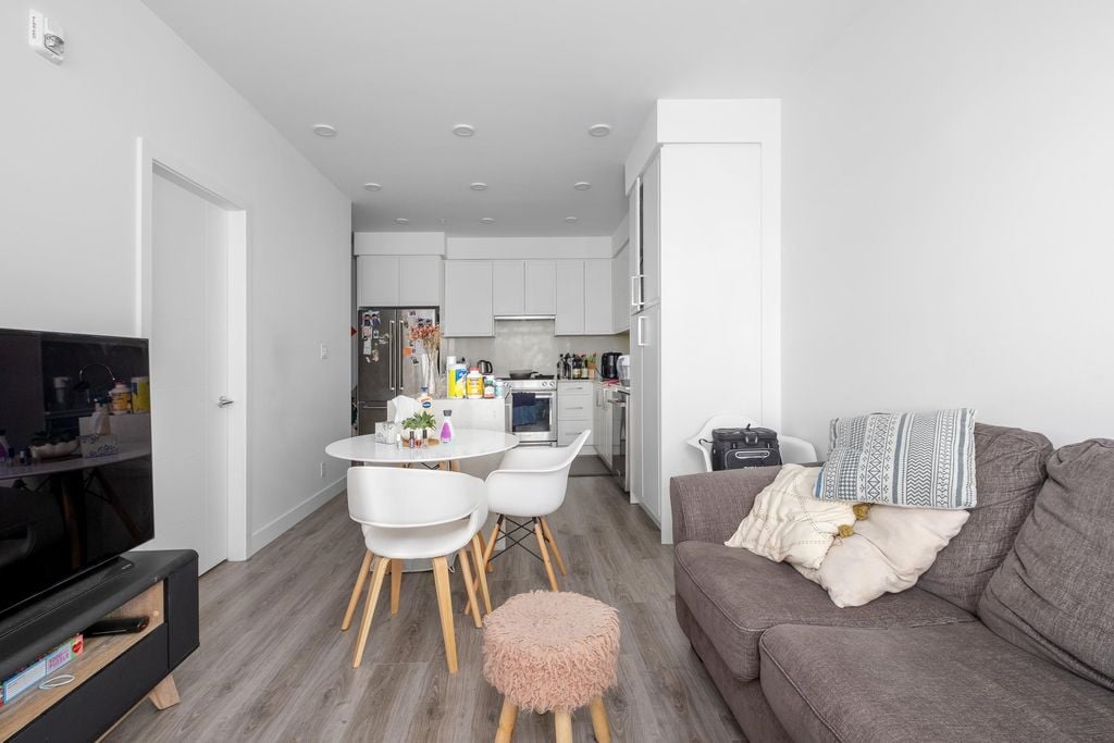 700 Clarke Rd, #502