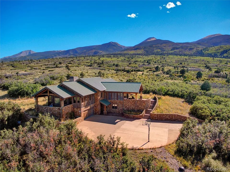 293 Conestoga Ln