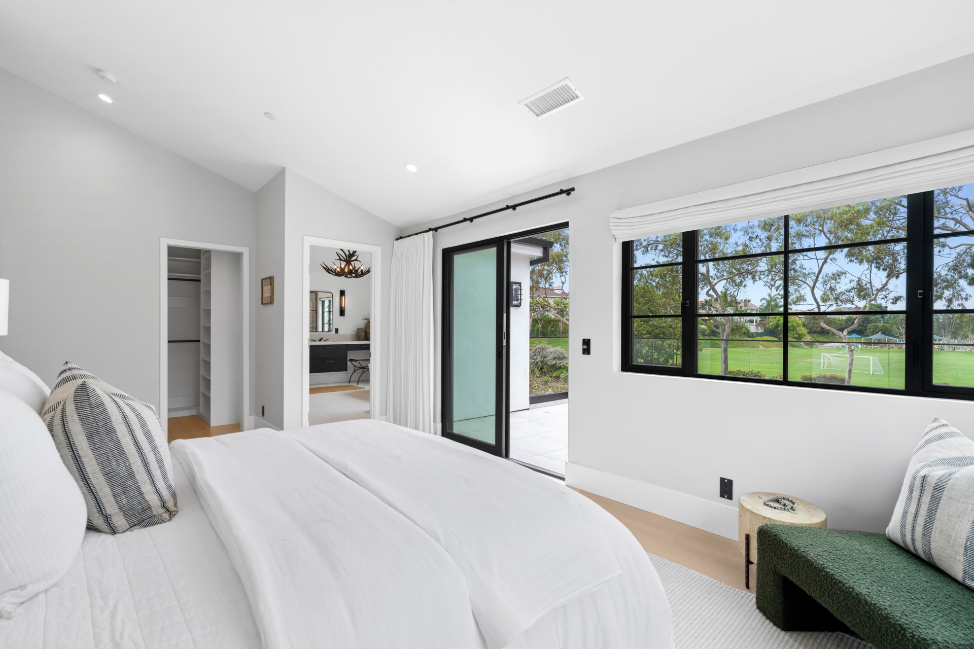 2207 Port Harwick Place