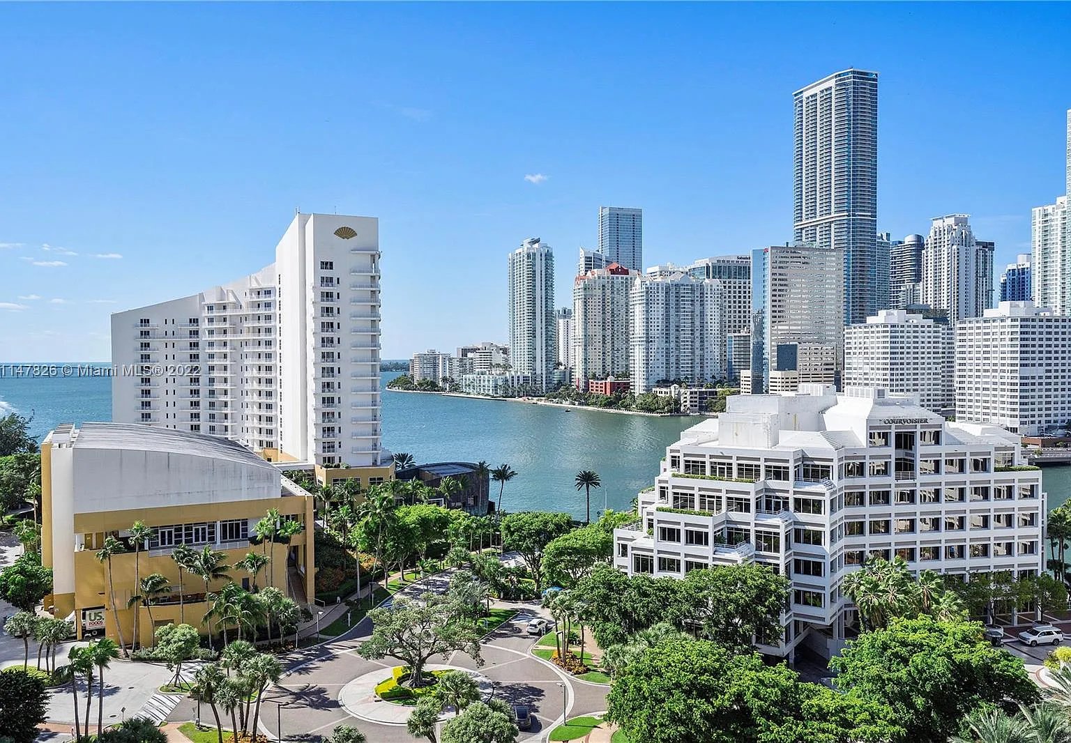 520 Brickell Key Dr #A1521