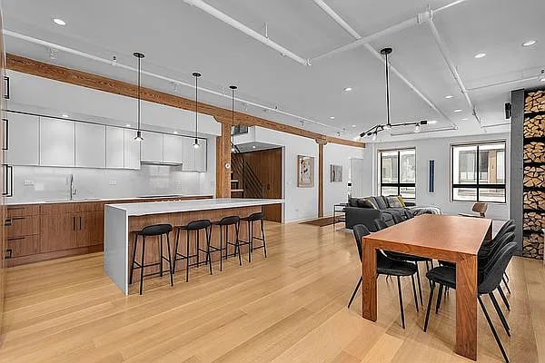 112 W 18th St #6C