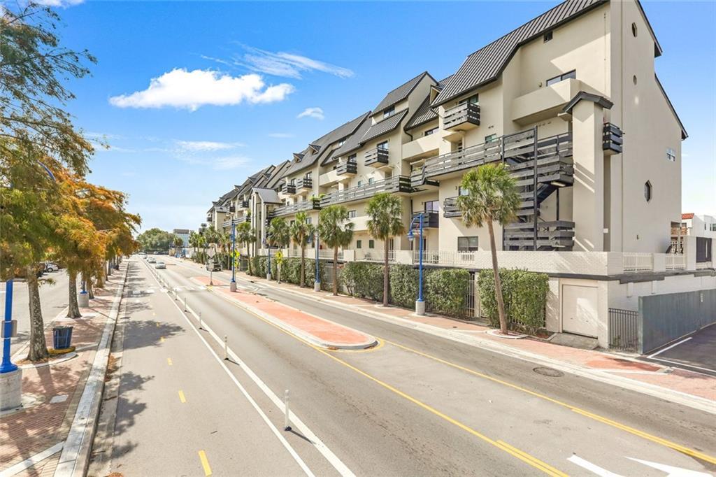 7300 Lakeshore Drive #21