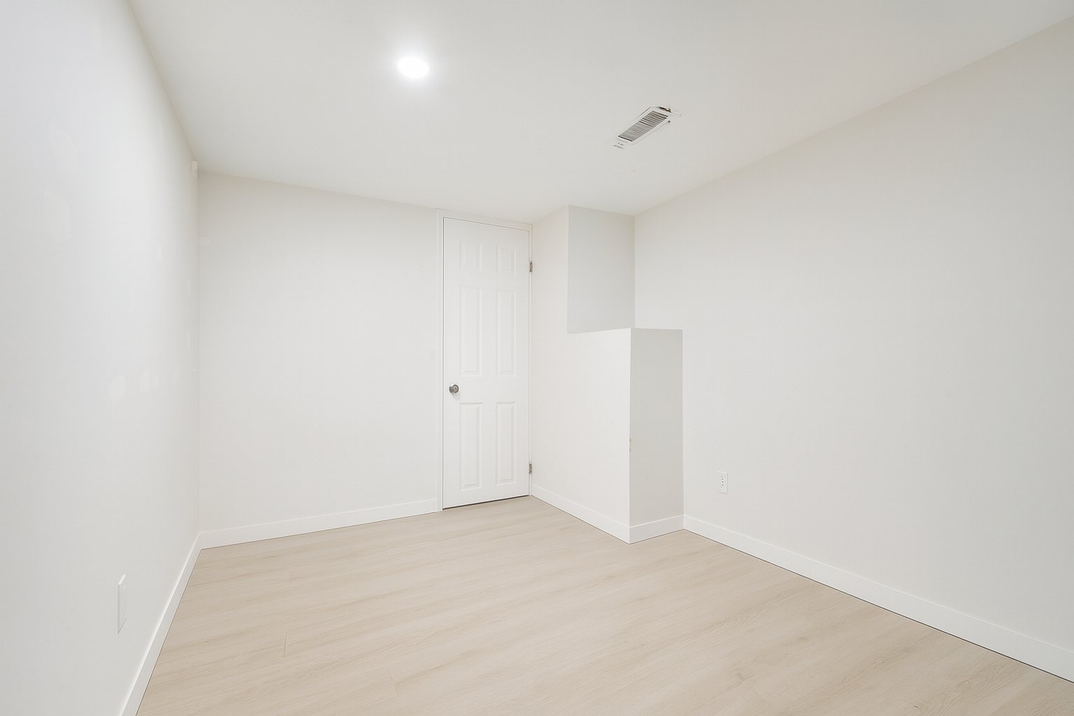 Impeccably Maintained, Sun-Filled Home