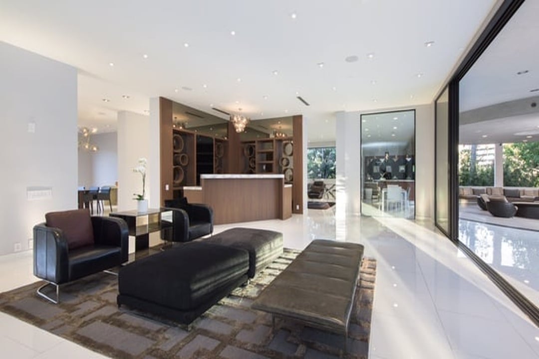Crown Manor