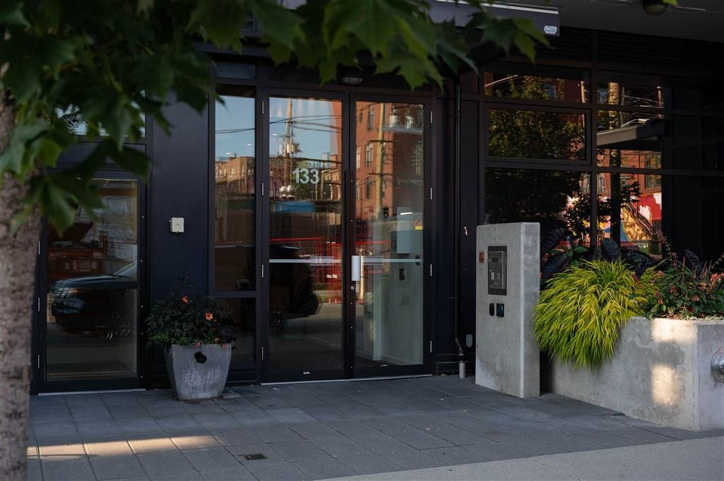 133 E 8th Ave PH603