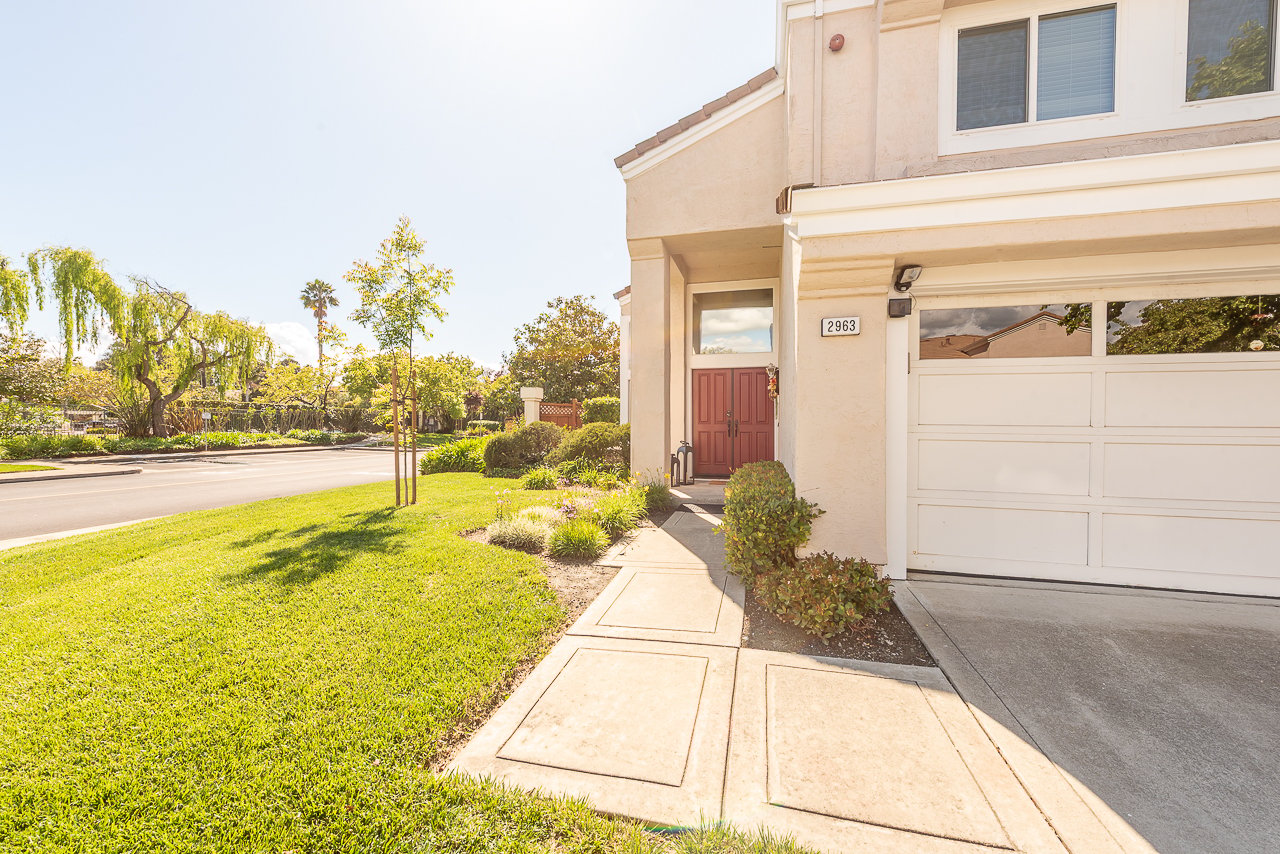 Meridien Court - Gated Community!