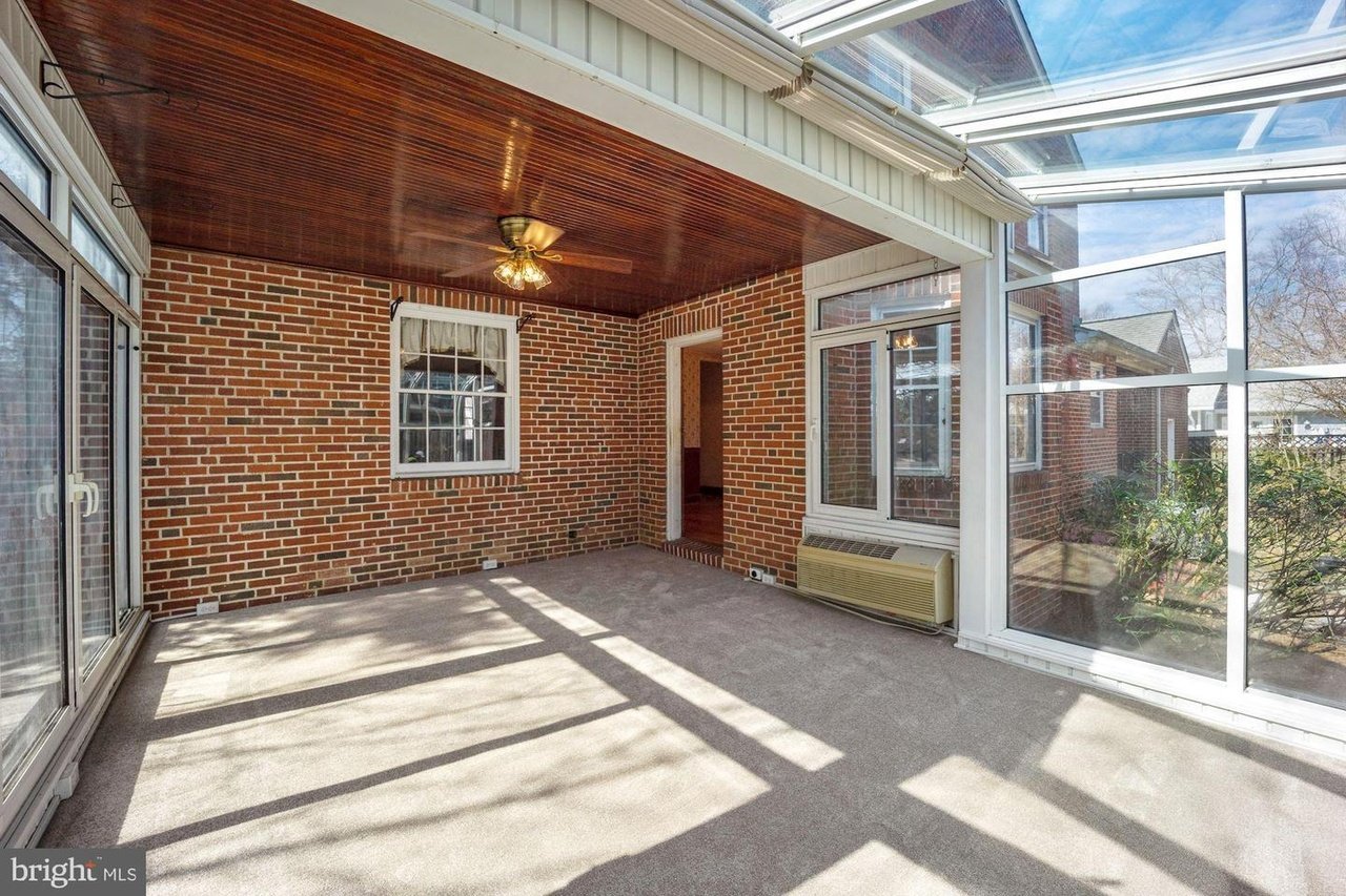 144 Archwood Ave