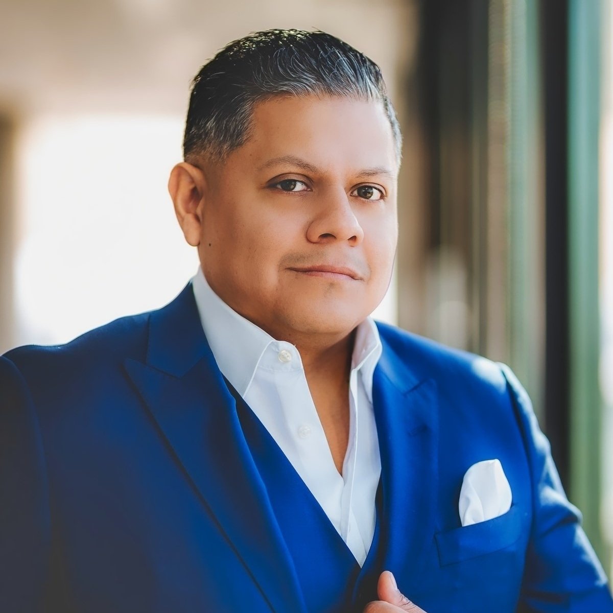 Robert Sanchez Jersey City, NJ Real Estate Agent Headshot