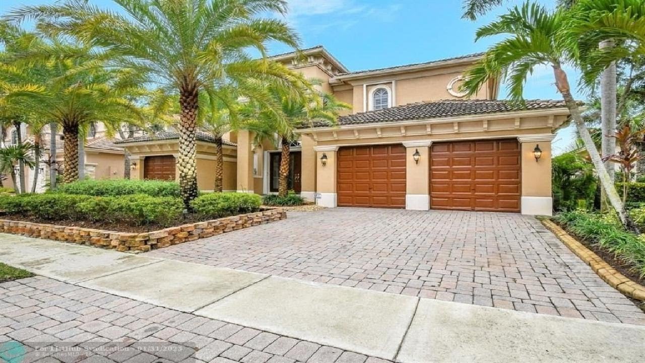 8744 Wellington View Dr, West Palm Beach, FL