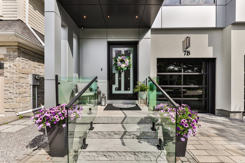 7B Iroquois Ave