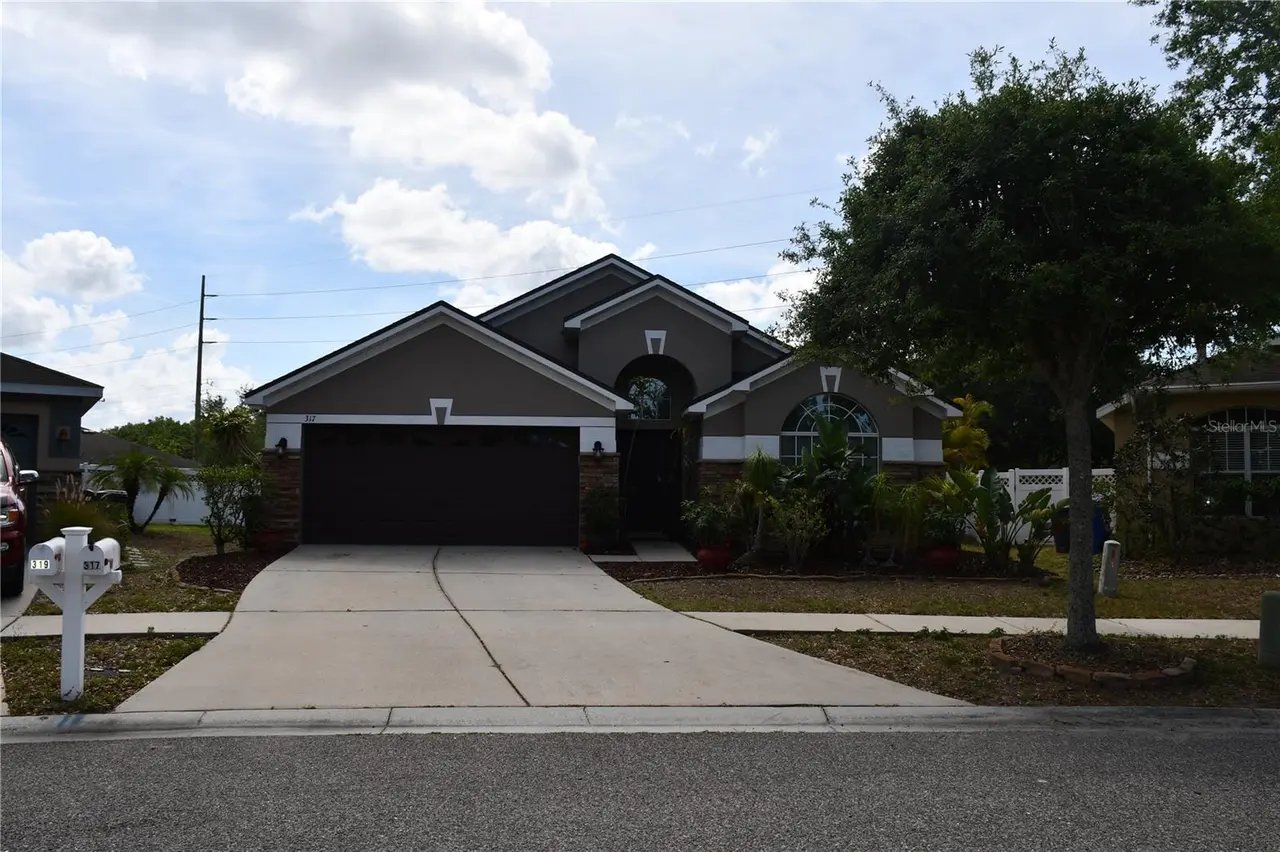 317 Delwood Breck St