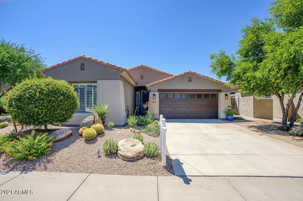 7971 E Feathersong Ln
