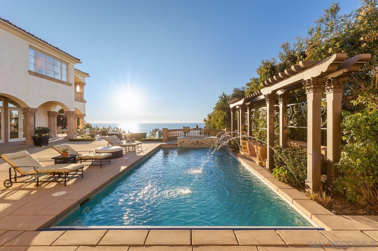 9860 La Jolla Farms Rd