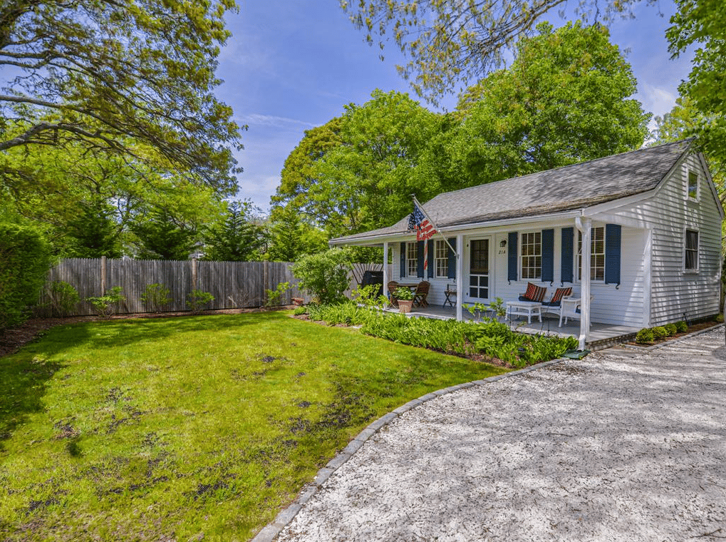 21 A Curtis Lane