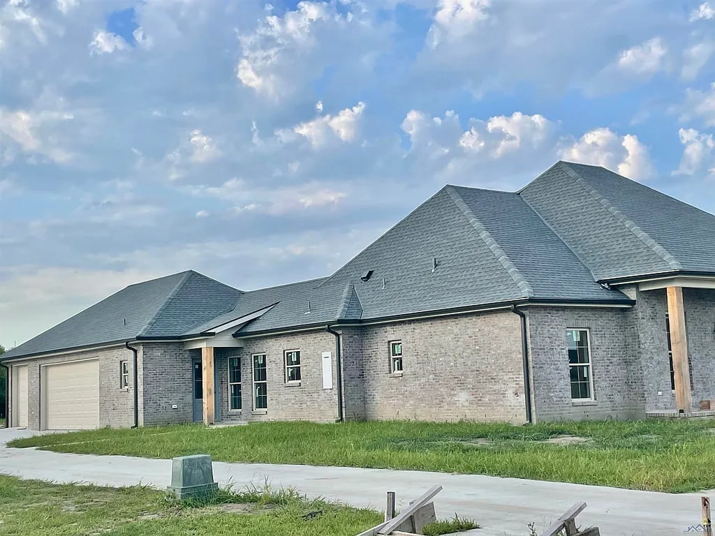 518 Lancaster Dr