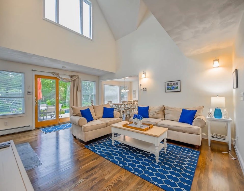 47 Schoolhouse Rd