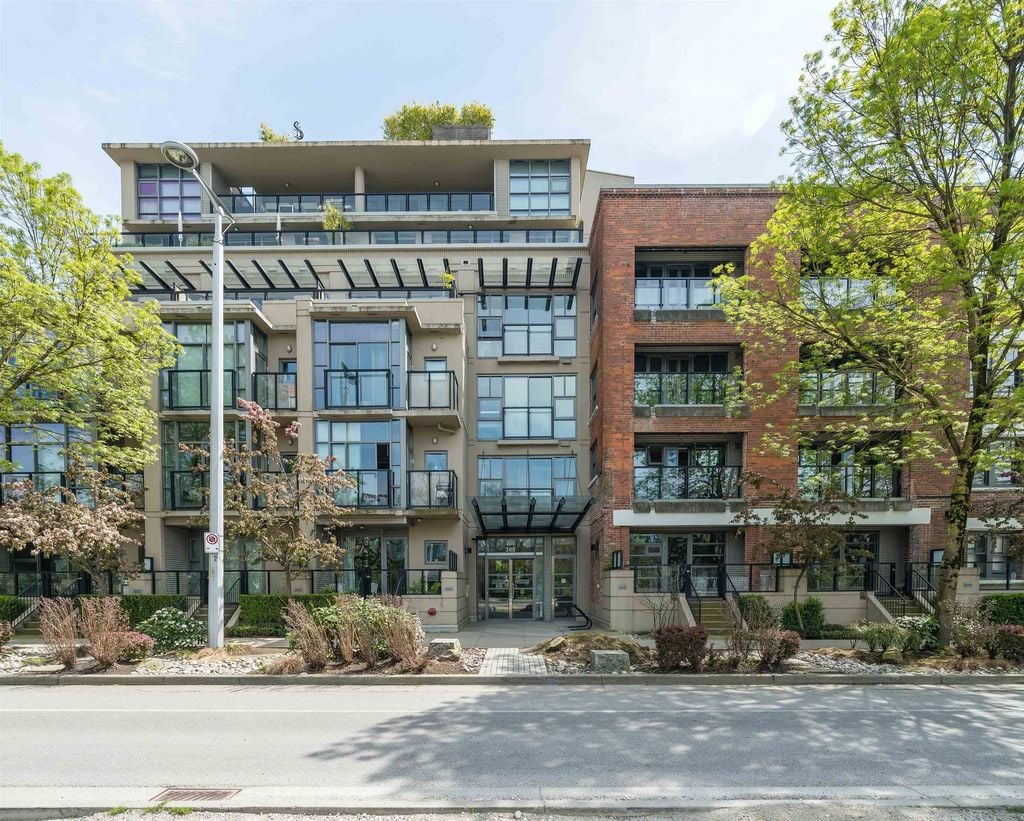 388 W 1st Ave, #206