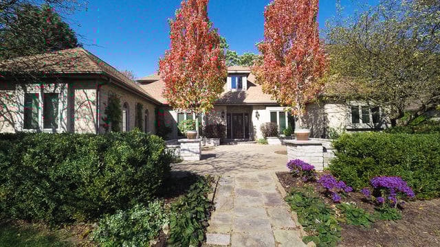 23W328 Foxwood Ct