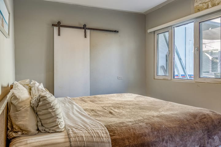 Beach House Apt 11 • Sleeps 4 • Kitchen + Sofa Bed - Airbnb