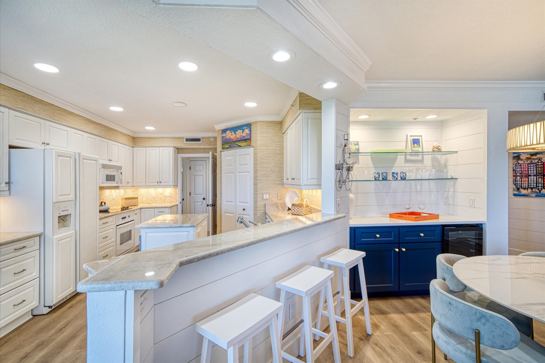 8820 S Sea Oaks Way 204