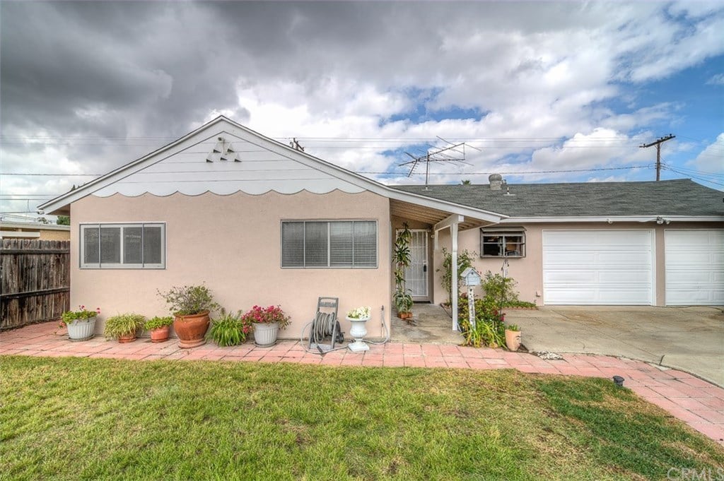 12341 Flagstone Pl