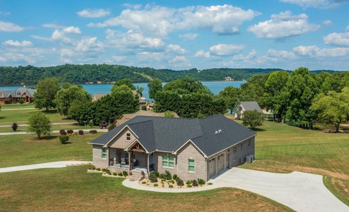 107 Duck Pond Dr, Dandridge