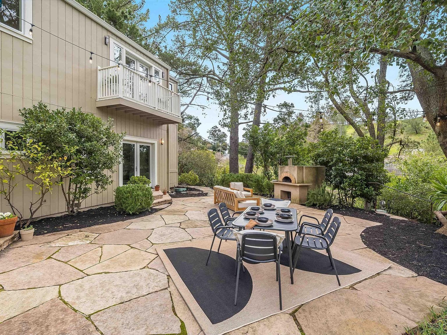 37 Bacon Ct