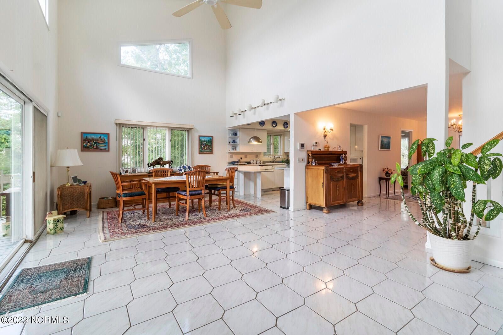 1264 Riverbend Dr SW