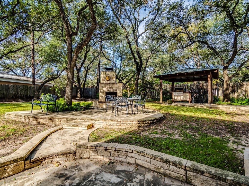 404 Almarion DR