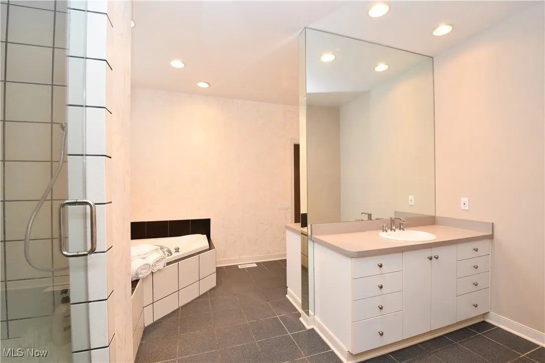 381 W Glengary Cir