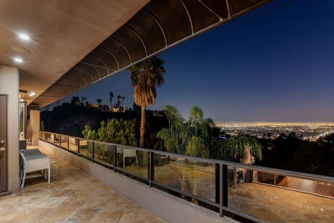 Mulholland Drive, 90068