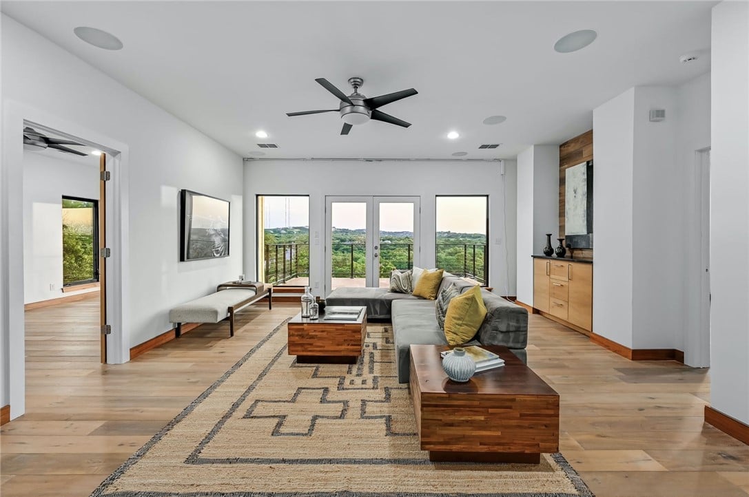 4809 Palisade Dr