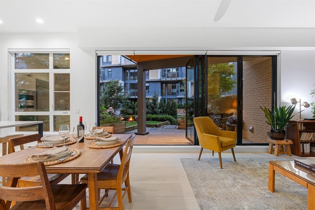 300 Salter St, #118