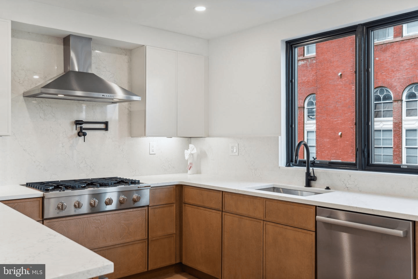 930 S Bonsall St, Philadelphia, PA 19146