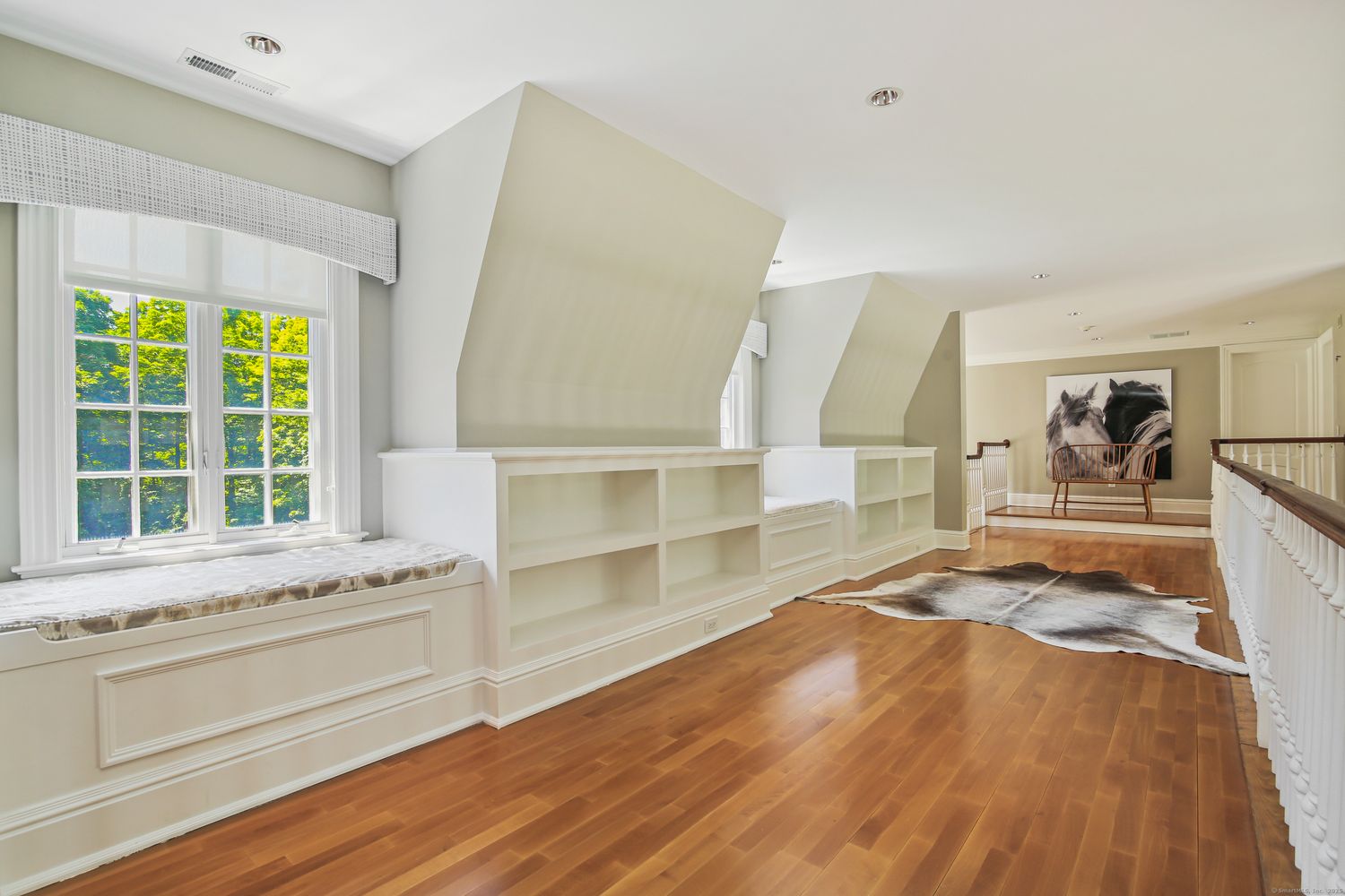 4 Longwood Dr