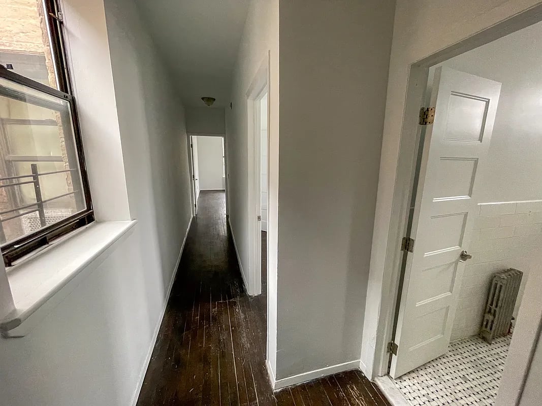 927 Putnam Ave 4R