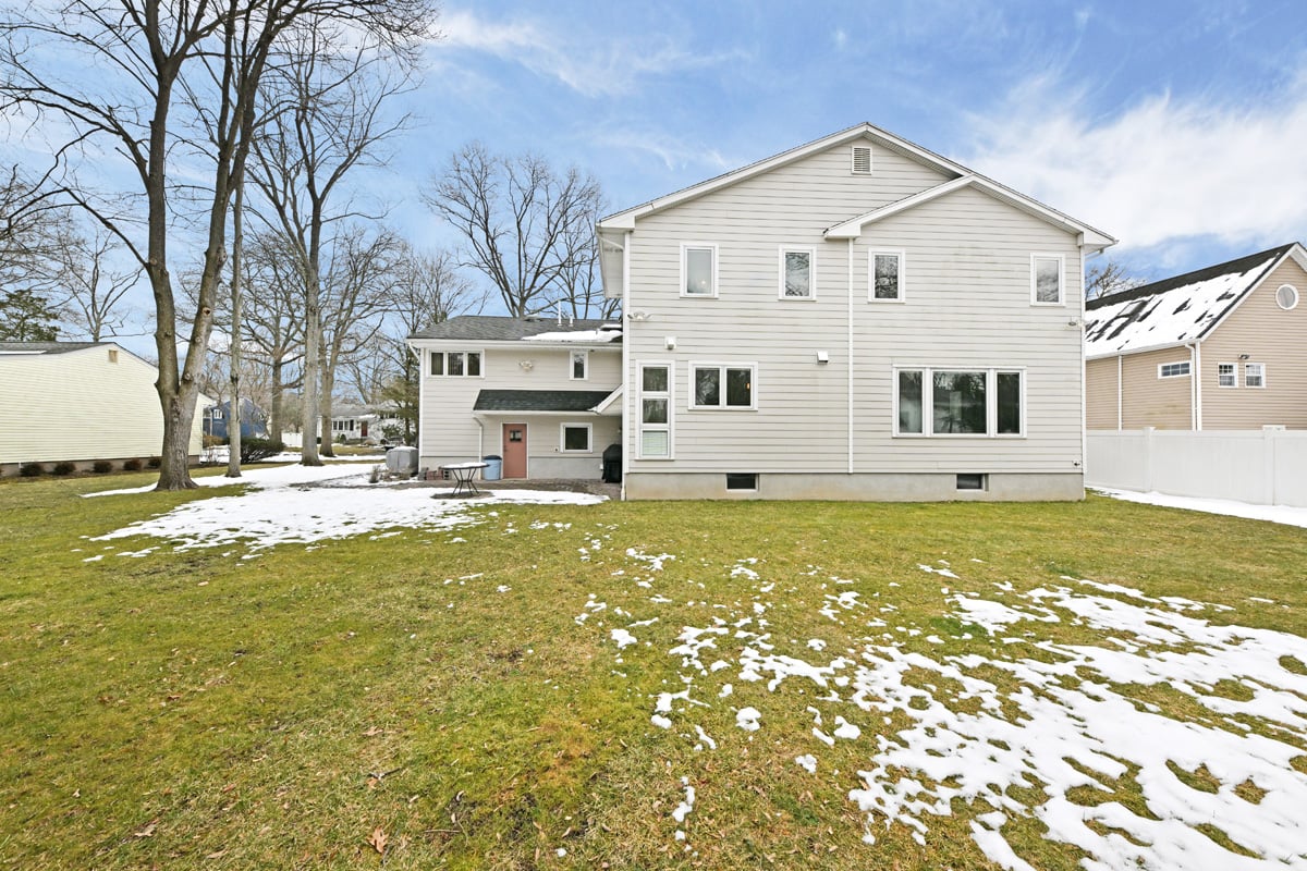 23 Spruce Pl
