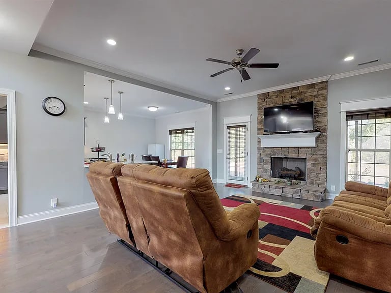 3509 Titus Ln