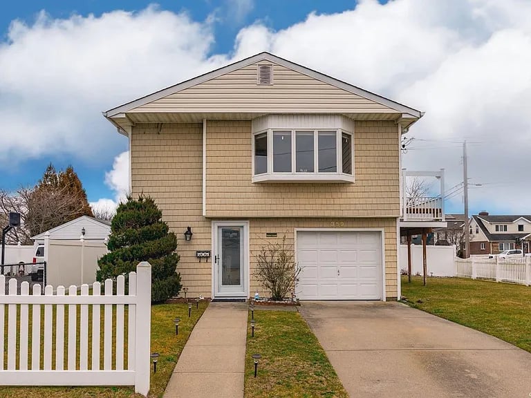 359 Little East Neck Road S