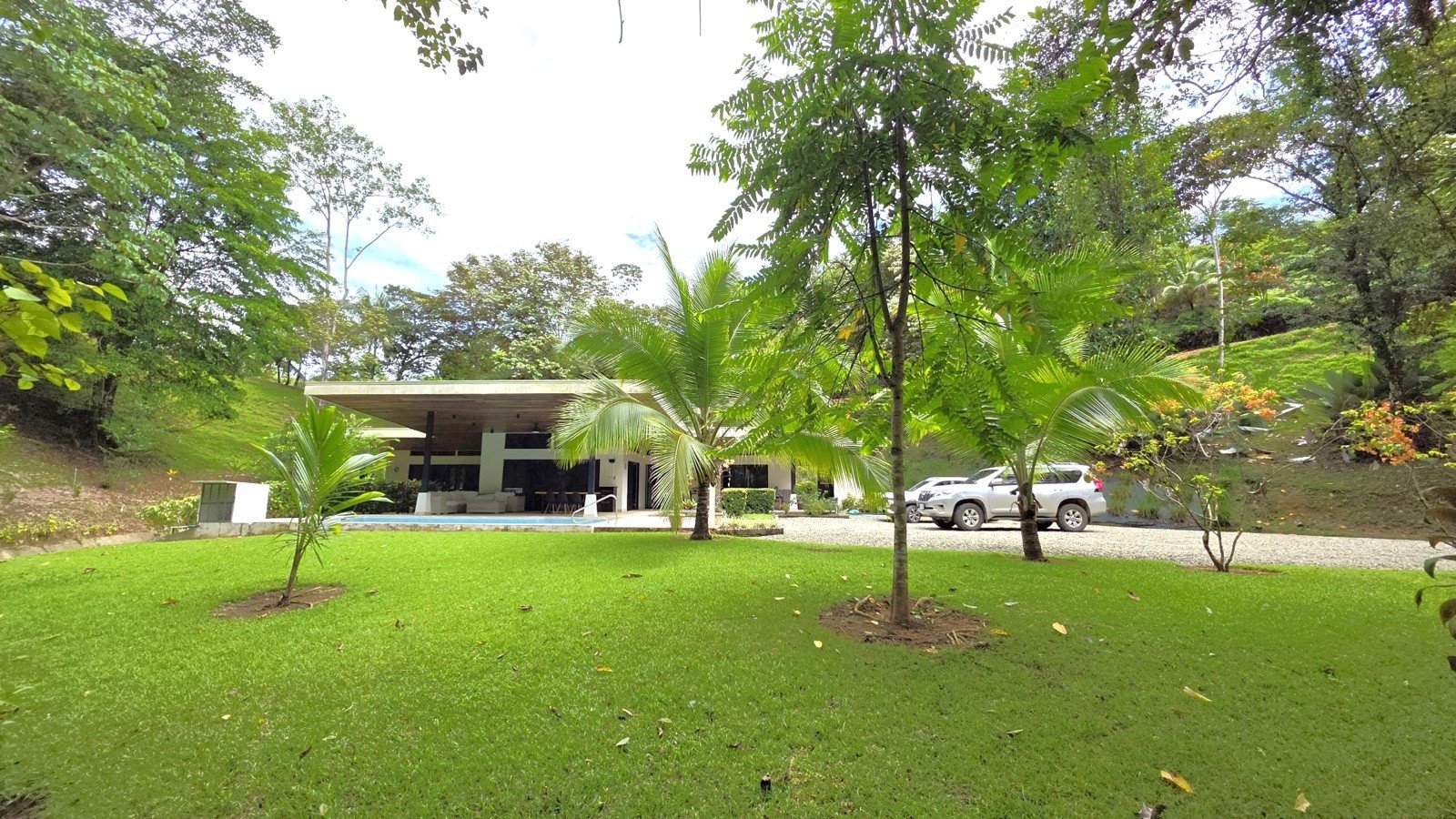 Refreshing Riverfront Retreat in Ojochal