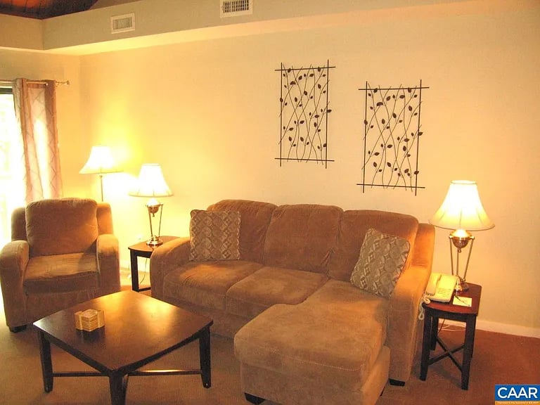 163 Mountain Inn Loop