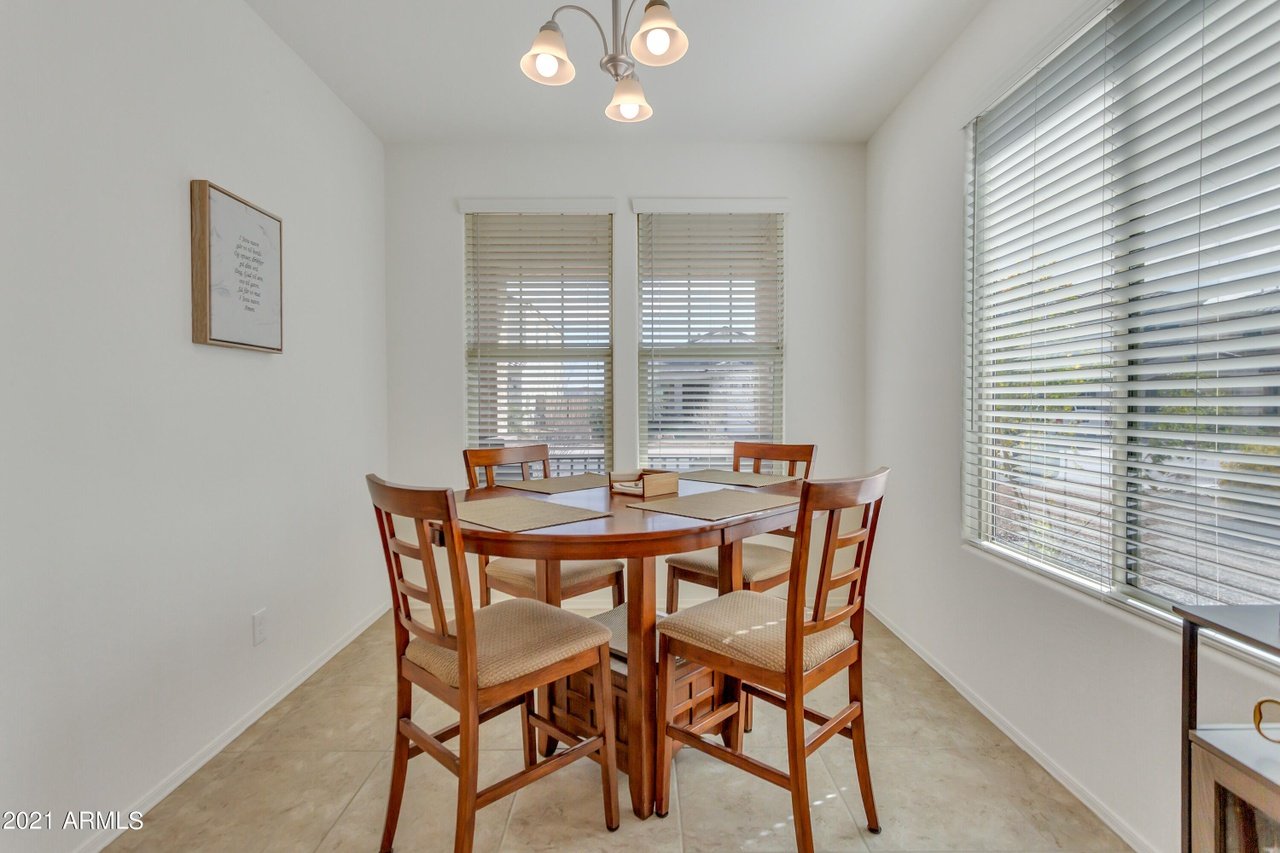 538 E Balao Dr
